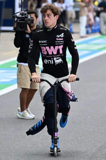 Franco Colapinto antes de la carrera esprint del Gran Premio de Gran Bretaña de Fórmula 1. En el circuito de Silverstone (centro de Inglaterra), el 4 de julio de 2026