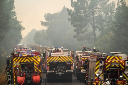France fire situation 'remains very unfavourable': interior minister