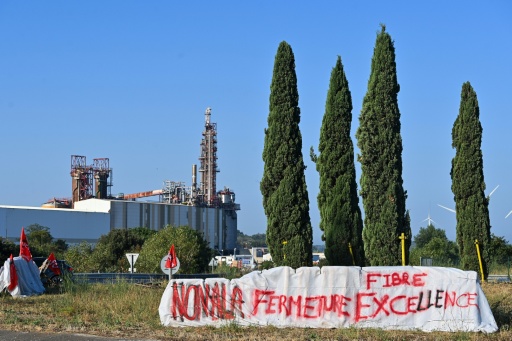 L'entrée de l'usine Fibre Excellence de Tarascon dans les Bouches-du-Rhône, le 29 juillet 2026 — Sylvain THOMAS / AFP
