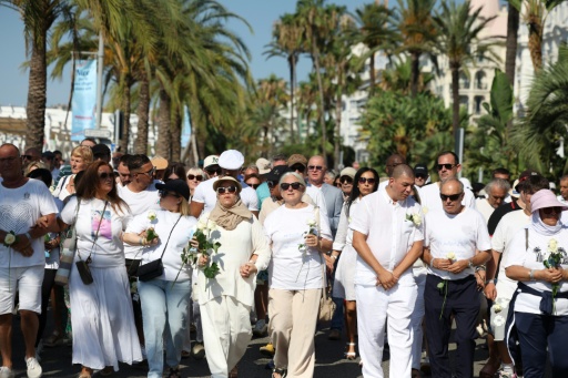 Marche sur la Promenade des Anglais à Nice, le 12 juillet 2026,  lançant les commémorations des dix ans de l'attentat au camion-bélier qui avait  fait 86 morts et plus de 400 blessés le 14 juillet 2016