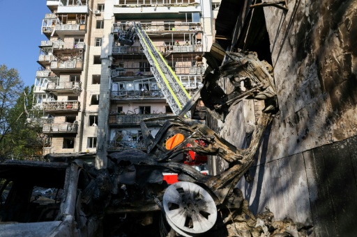 Après des frappes de missiles russes à Kiev, le 19 juillet 2026 — Sergei SUPINSKY / AFP
