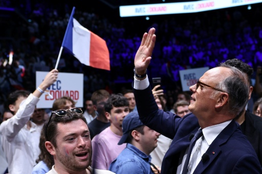 Édouard Philippe en meeting à Paris le 5 juillet 2026