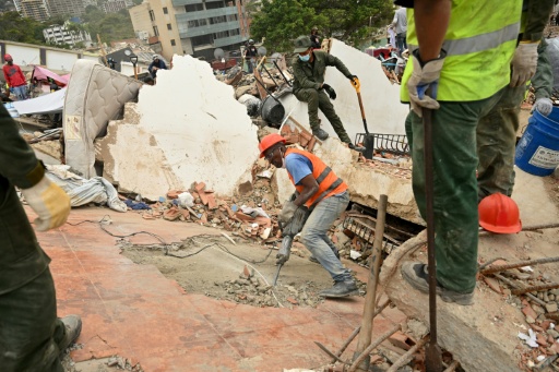 Demora no resgate de corpos após terremotos revolta venezuelanos