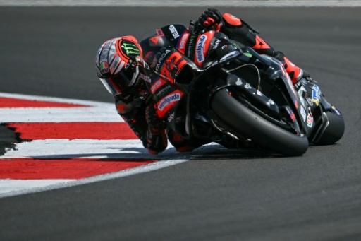 Le pilote Aprilia Marco Bezzecchi en course au GP de Grande-Bretagne de MotoGP dimanche à Silverstone. — Glyn KIRK / AFP