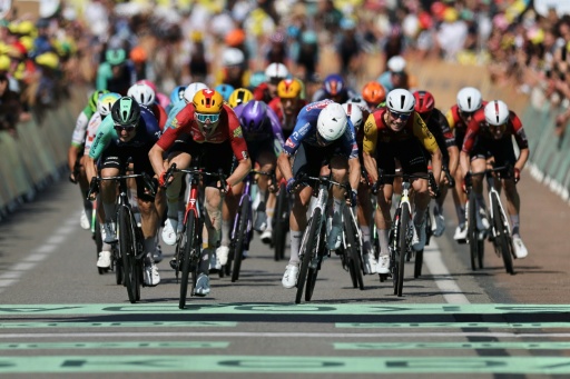 Tour de France: le Norvégien Waerenskjold remporte l'étape la plus rapide de l'histoire