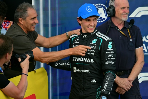 Antonelli da golpe doble en Silverstone: triunfo en esprint y pole