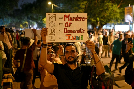 India evalúa castigos más severos por la filtración de exámenes tras enormes protestas