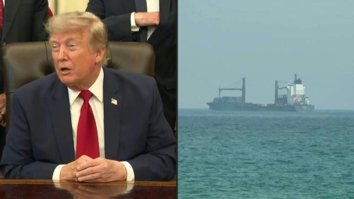 Trump desiste da taxa de 20% para navios no Estreito de Ormuz