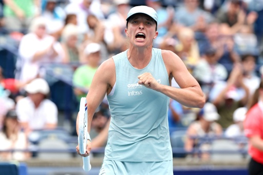 Swiatek reacciona a tiempo y se mete en cuartos del Abierto de Canadá