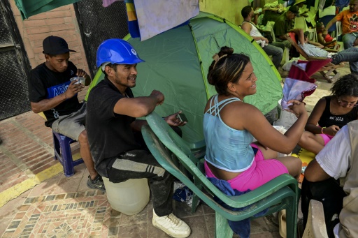 Makeshift camps have sprung up around La Guaira as thousands were left homeless by the quakes