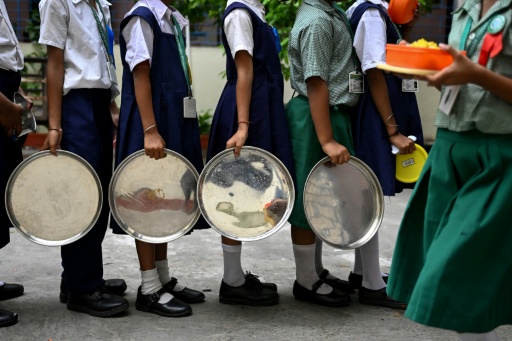 Egg-free school meals scramble politics in India