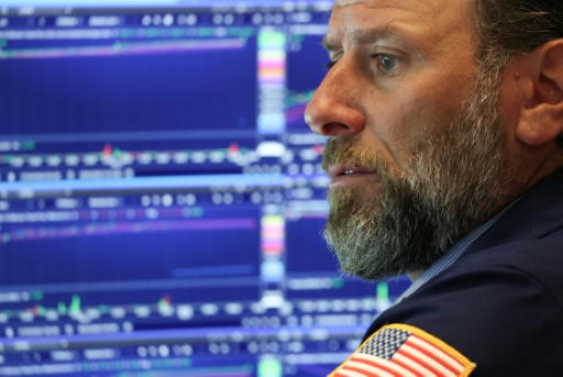 Wall Street recule, minée par la hausse des coûts d'emprunt