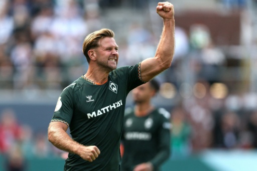 Füllkrug trifft beim Comeback: Bremen locker weiter