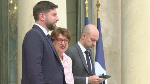 Sortie du Conseil des ministres de rentrée, le dernier d'Emmanuel Macron