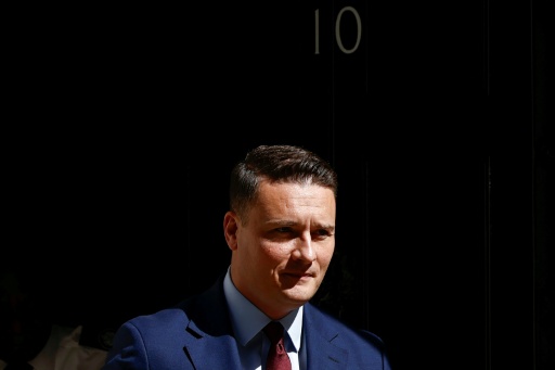 Der frühere Gesundheitsminister Wes Streeting soll in der neuen britischen Regierung Verteidigungsminister werden. Diese Entscheidung des neuen Premierministers Andy Burnham wurde von Downing Street in London verkündet. — Brook Mitchell / AFP