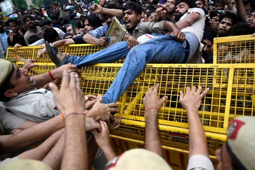 Simpatizantes del CJP se enfrentan a la policía en Nueva Delhi, el 20 de julio de 2026 — Arun SANKAR / AFP
