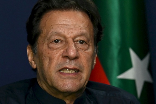 Former cricket captains appeal to Pakistan over Khan health care