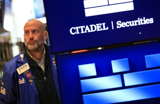 Wall Street termine une semaine mitigée sur une note positive