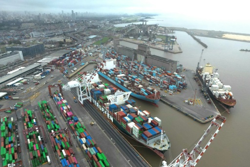 Protesto de práticos deixa mais de 150 navios parados em portos argentinos