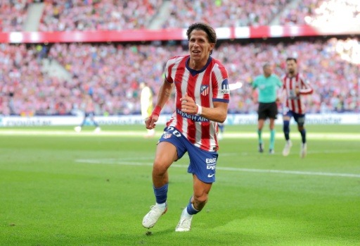10-man Atletico snatch Villarreal draw as Alvarez returns