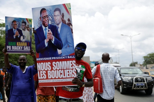Sénégal: l'ex-président Sall, en campagne pour l'ONU, reçu par le président Diomaye Faye à Dakar