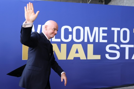 Aumenta la oposición al proyecto de inversión privada de la FIFA y la presión sobre Infantino