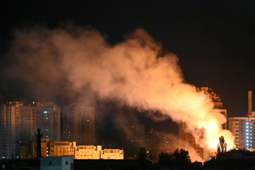 Mehrere Explosionen in Kiew - Mindestens ein Brand ausgebrochen