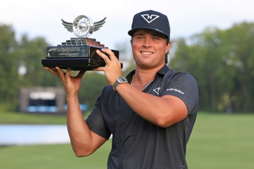 El novato La Sasso supera a Rahm en el torneo de cierre de temporada de LIV Golf