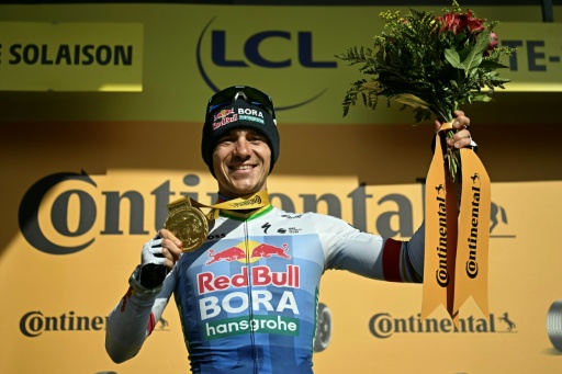 Lipowitz says ready to work for team-mate Evenepoel