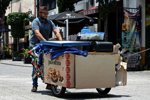 Con la "cumbia del falafel", un palestino construye nueva vida en México
