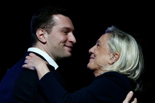 Jordan Bardella et Marine Le Pen le 18 mars 2026, à Châlons-en-Champagne, dans la Marne