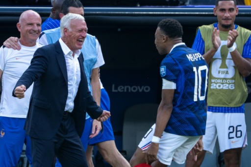 Mbappe hails unity as France rally around Deschamps at World Cup