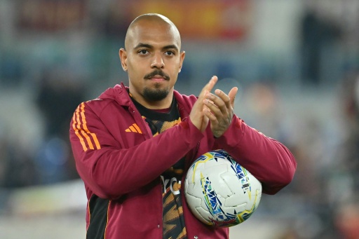 O atacante holandês Donyell Malen, da Roma — Filippo MONTEFORTE / AFP