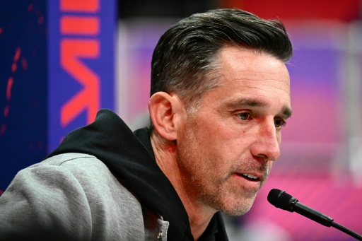 49ers coach Shanahan injured in car crash