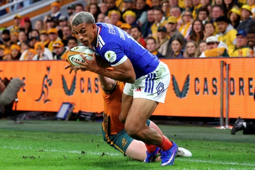 France overwhelm Australia 42-26 in Nations Championship