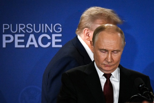 Donald Trump et Vladimir Poutine, lors de leur sommet à Anchorage, en Alaska, le 15 août 2025 — Drew ANGERER / AFP