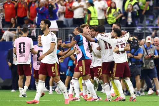 Los jugadores de España festejan la victoria sobre Francia en semifinales del Mundial 2026, en partido jugado el 14 de julio de 2026 en Arlington, Texas