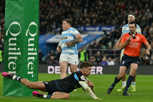 Henry Slade dives over the line to score a try against Argentina at Twickenham on November 23, 2025 -- his most recent appearance for England