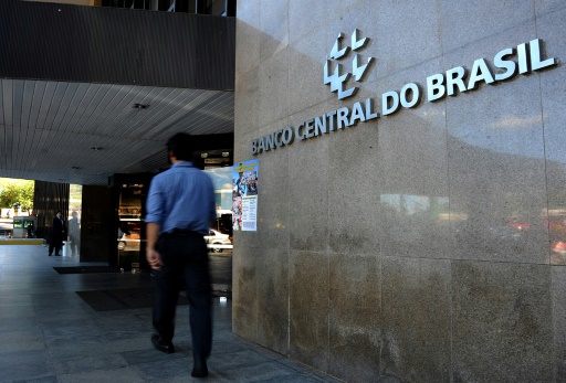Inflação no Brasil recua em julho e fica dentro da meta oficial