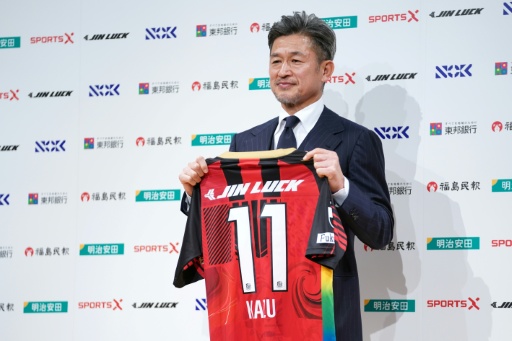 A 59 ans, "King Kazu" marque deux buts et entre dans l'histoire du football japonais