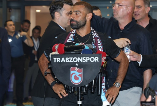 Mohamed Salah firma por dos temporadas con el Trabzonspor turco