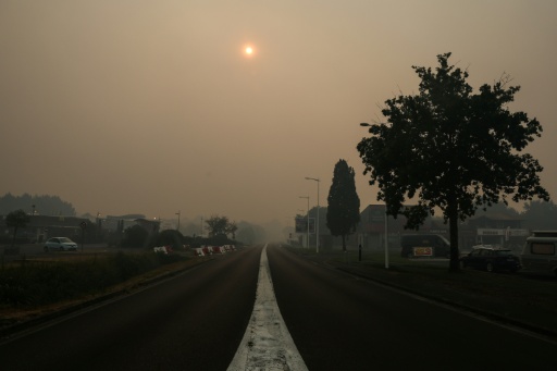 Le ciel de Biscarosse, dans le sud-ouest de la France, envahi par la fumée des incendies le 24 juillet 2026 — ROMAIN PERROCHEAU / AFP