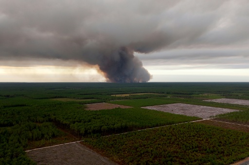 12.000 Menschen wegen Waldbrands in Touristenregion bei Bordeaux evakuiert