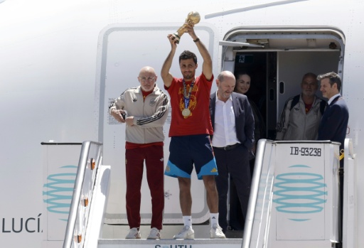 Spanish king hails World Cup heroes as celebration tour begins