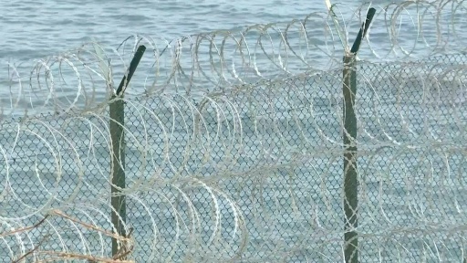 المغرب يعلن اتخاذ "التدابير الضرورية" بعد دعوات للعبور إلى سبتة