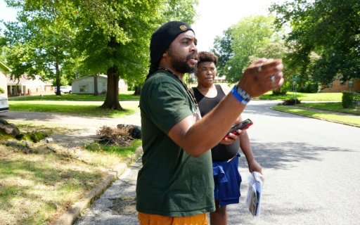 Members of the Black Clergy Collaborative go door-to-door canvassing to increase voter participation in Memphis — Archana THIYAGARAJAN / AFP