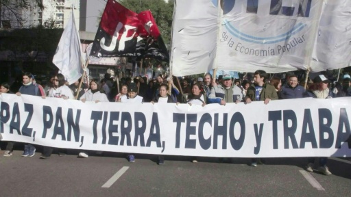 Miles marchan en Argentina en el día de San Cayetano, patrono del pan y el trabajo