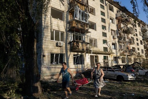 Pelo menos 25 mortos nos piores ataques russos contra Kiev desde 2022