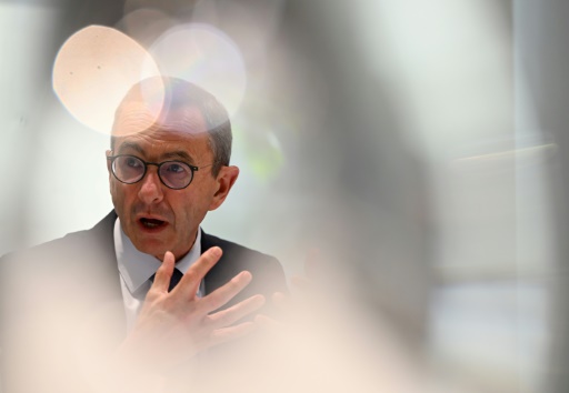 El líder del partido conservador Los Republicanos (LR) y candidato a la elección presidencial francesa de 2027, Bruno Retailleau, participa en una reunión en la sede del Partido Popular (PP) español en Madrid, el 22 de junio de 2026.