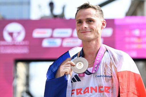 Le Français Aurélien Quinion médaillé de bronze du marathon marche des chapionnats d'Europe d'athlétisme, le 15 août 2026 à Birmingham — Paul ELLIS / AFP